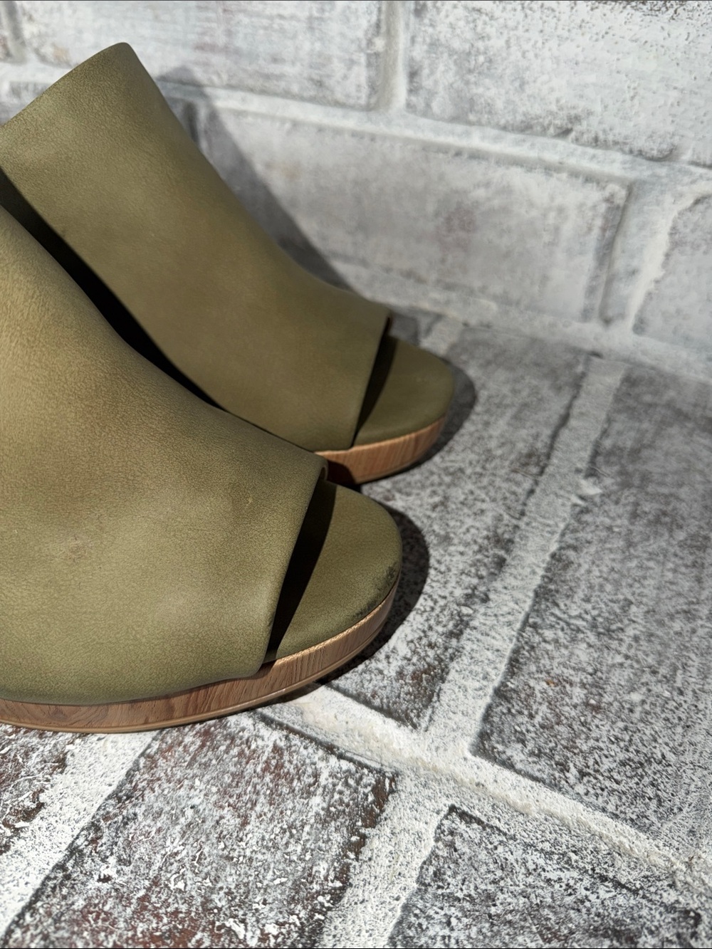 Chinese Laundry AMKS-039 Olive Green Wood Block Heel Platform Mules Size 11 - Picture 5 of 8